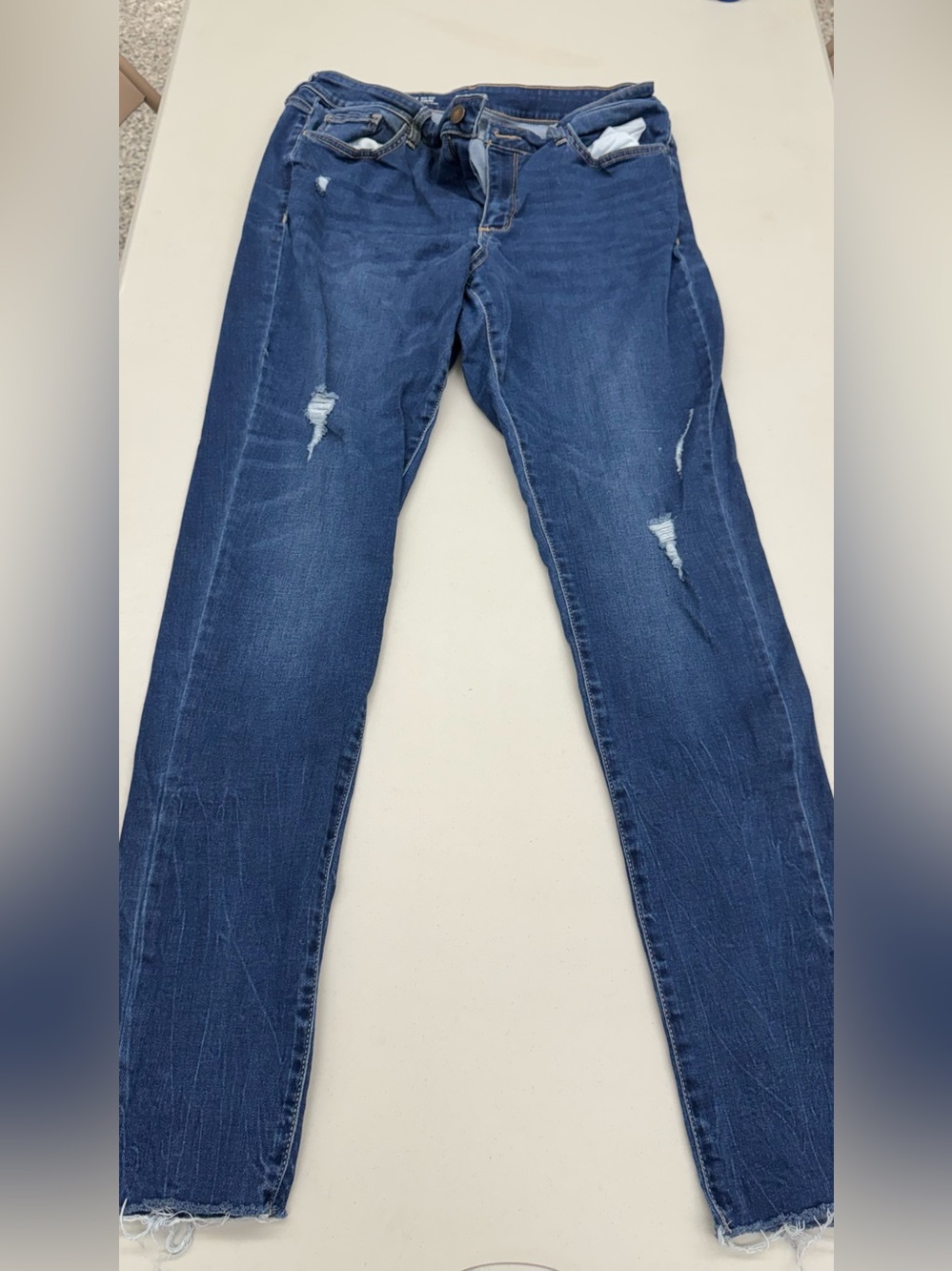 a.n.a Women's Skinny Mid-Rise Denim Distressed Jegging Blue Jeans 14 Tall